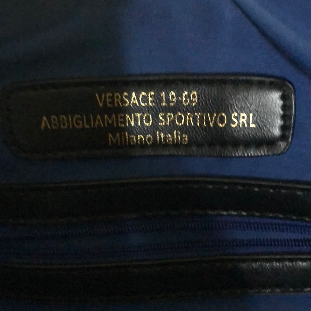 Versace - Picture 3 of 4